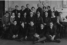 IV группа  I-го  курса Химфака 2 МГУ.  1930 ?<br>На фото: во втором ряду 3-я слева О.Н. Цубербиллер, в центре декан хим. ф-та А.Н.Реформатский.